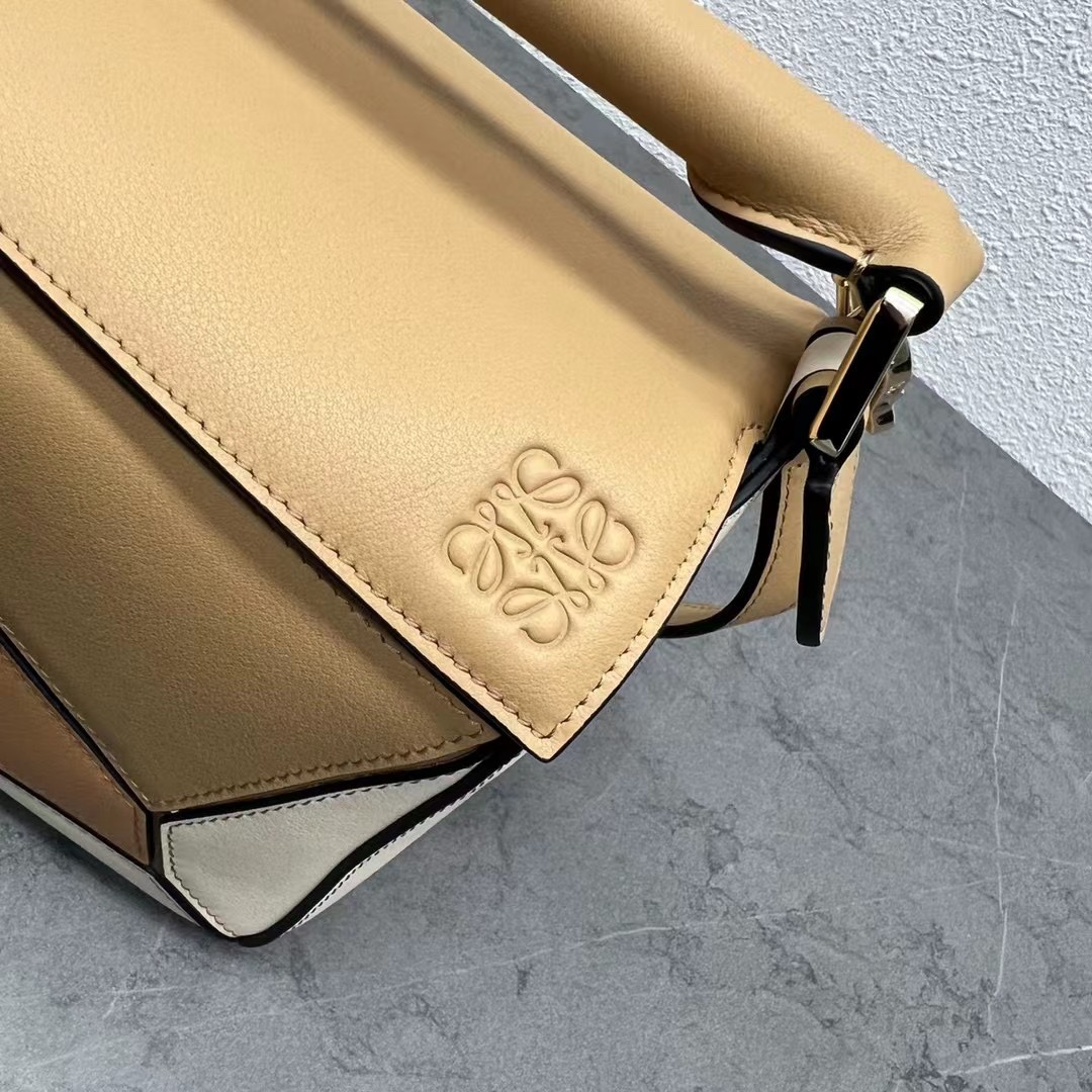 Loewe Small Puzzle Bag in Classic Calfskin Multicolour